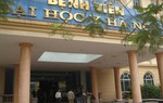 Côn đồ khống chế bác sĩ, hành hung bệnh nhân