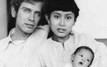 Chuyện tình của bà Aung San Suu Kyi