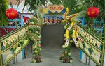 Giữ hồn quê từ chiếc cổng cưới miệt vườn 