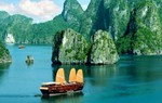 Từ 1/4 Vịnh Hạ Long tăng phí thăm quan, dừng dịch vụ chèo thuyền kayak