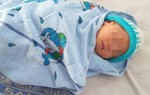 Cứu kịp thời bé gái sơ sinh bị bỏ rơi trong nghĩa địa