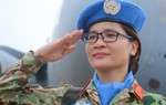 Những 'bóng hồng' đội mũ nồi xanh đi giữ gìn hòa bình thế giới