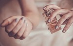 4 vị trí hoàn hảo thường bị bỏ quên khi xịt nước hoa