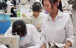Hàng triệu lao động nữ ngành dệt may đang sống lay lắt vì lương thấp