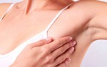 Bóc khối u tuyến vú không để lại sẹo bằng cách phẫu thuật nội soi từ nách 