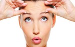 7 liệu pháp loại bỏ vết nhăn trên trán không cần tiêm botox