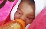 Tưởng đau bụng do tiêu hóa, không ngờ trở dạ sinh con