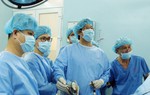 Bị thủng xuyên lá lách vì ngậm tăm khi ngủ