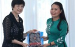Tăng cường hợp tác với phụ nữ các nước bên lề WEF