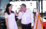 Cát Tường mai mối thành công cho chàng U60 và nàng kém 20 tuổi