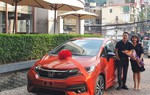 Nữ nhân viên được sếp tặng xế hộp vì cả thanh xuân gắn bó với công ty
