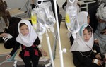 Hơn 60 nữ sinh Afghanistan trúng độc từ nguồn nước