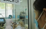 Hai bệnh nhân cùng lúc nhiễm cả cúm gia cầm và cúm B