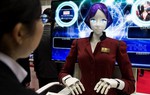Nhật Bản: Nữ robot 6 chân đón khách đến với Thế vận hội 2020