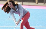 Công nương Kate Middleton với phong cách thời trang đời thường giản dị