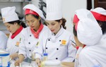 Khóa học làm món Tết online 'hút' chị em công sở 