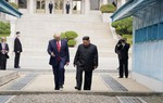 Ông Donald Trump trở thành Tổng thống Mỹ đầu tiên đặt chân lên lãnh thổ Triều Tiên