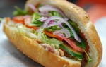 27 người nhập viện nghi do ngộ độc bánh mỳ