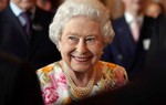Nữ hoàng Anh Elizabeth II tuyển người quản lý các trang mạng xã hội