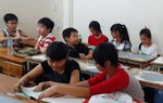 Vừa vào năm học, mẹ đã lo con bị 'trù dập' vì không đi học thêm