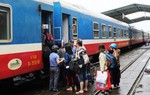Tăng chuyến tàu hỏa, nối thêm toa đáp ứng nhu cầu đi lại dịp 30/4 và 1/5