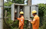 Hơn 1.600 hộ gia đình được EVN sửa chữa và lắp đặt điện miễn phí