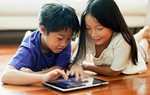Nghiện điện thoại làm tăng nguy cơ khô mắt ở trẻ