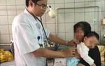 Trẻ tổn thương gan, não vì uống thuốc cam chữa loét miệng