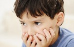 Con hụt hẫng vì liên tục phải chuyển trường khi bố mẹ ly hôn