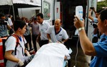 Vợ và con tử vong, chồng nguy kịch nghi ngộ độc thực phẩm