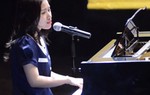 Ngày của cha nghe ca khúc "Ba kể con nghe” 