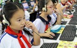 Con chọn đọc sách thay tiết học tiếng Anh