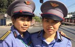 Sẽ khen thưởng hai nữ nhân viên gác chắn tàu hỏa cứu bà cụ thoát chết