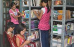 Vợ chồng ông giáo già mở thư viện miễn phí