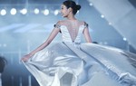 Hoàng Thùy, Lan Khuê, BB Trần... cháy hết mình ở "đại tiệc" thời trang