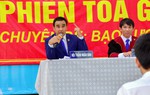 Quyền Linh làm Hội thẩm Nhân dân trong phiên tòa giả định xét xử bạo lực học đường 