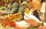 Vàng tăng mạnh, lên sát đỉnh cao 3 năm