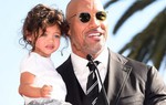 Người hùng The Rock không ngại trở thành ông bố bỉm sữa 