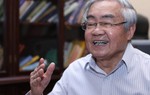 GS.VS Phạm Minh Hạc: Lương giáo viên ra trường không đủ nuôi bản thân