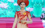 Ngỡ ngàng khi thấy nữ chiến sĩ Công an khoe sắc cùng áo dài