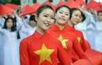 1.000 nữ sinh mặc áo dài xếp hình bản đồ Việt Nam