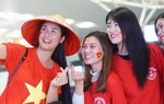 Hoa hậu Ngọc Hân và các cổ động viên sang UEA cổ vũ đội tuyển Việt Nam