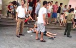 Hộp quà phát nổ khiến 4 người bị thương ở chung cư Linh Đàm