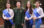 Hoàng Xuân Vinh cùng top 3 'Nữ hoàng đá quý' tri ân xạ thủ Trần Oanh