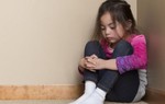 Mẹ đánh đòn vì bị điểm kém