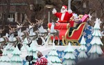 Sắc màu giáng sinh trong cuộc diễu hành ông già Noel ở Canada