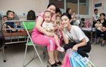 Á hậu Huyền My mang Trung thu ấm áp đến với các bệnh nhi