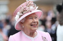 4 bí quyết để có làn da đẹp ở tuổi U100 của Nữ hoàng Anh
