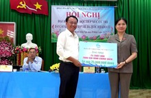 Đại biểu Quốc hội, Chủ tịch Hội LHPN Việt Nam Hà Thị Nga tiếp xúc cử tri biên giới Đồng Tháp