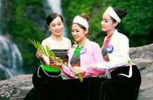 Vẻ đẹp trang phục phụ nữ dân tộc Mường mang đậm dấu ấn của người Việt cổ